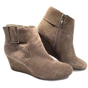 Pesáro Denise Taupe Suede Leather Heeled Zippered Booties Women’s Size 8